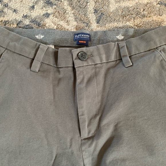 Dockers - Picture 3 of 9